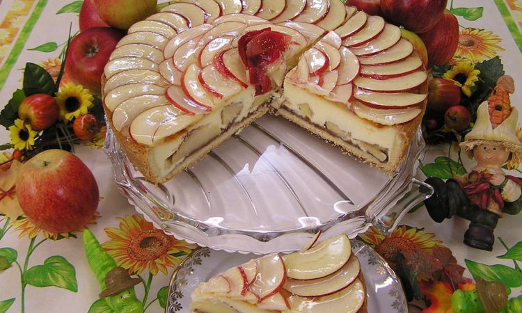 яблочный торт