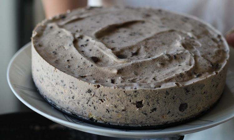 Торт "Птифур" - торт из мягких коржей на сметане и черносливового крем