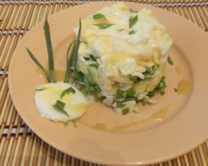 Салат из рыбы "Домашний - вкусный и простой салат из белого мяса рыбы