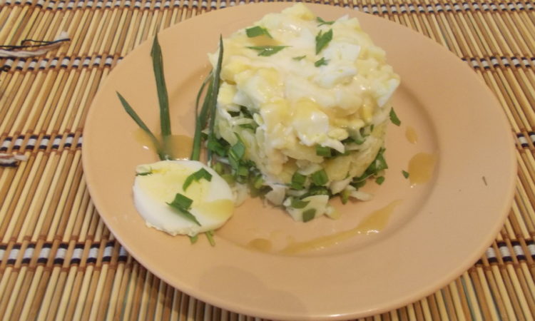 Салат из рыбы "Домашний - вкусный и простой салат из белого мяса рыбы