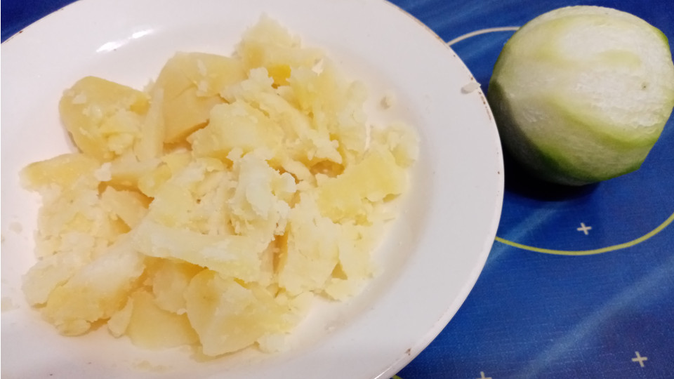 Ингредиенты для салата из редьки и картофеля