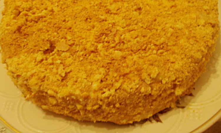 Вкусный слоеный торт Наполеон с масляным кремом