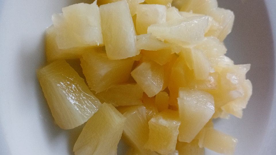 кусочки ананаса для салата